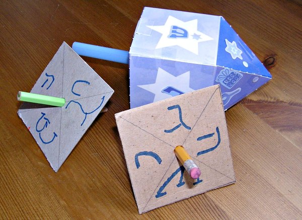 easy handmade dreidel craft