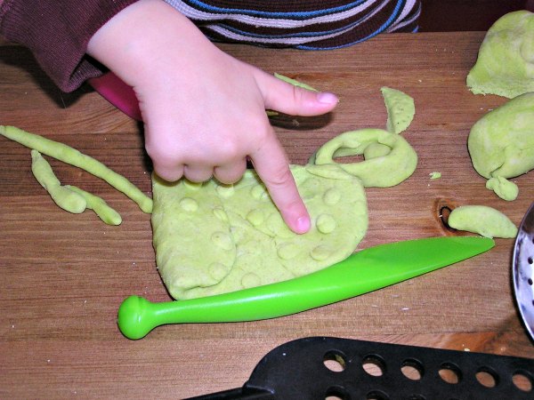 Make colored play dough