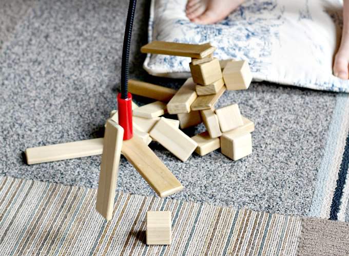 Magnetic blocks game is a fun boredom buster