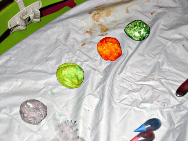 Play dough balls of color activity