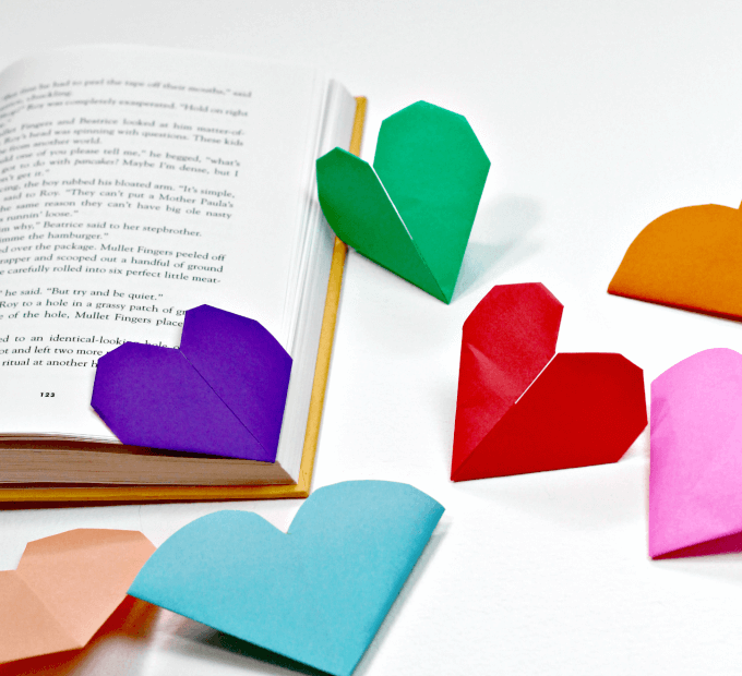 Two ways to fold origami heart bookmarks